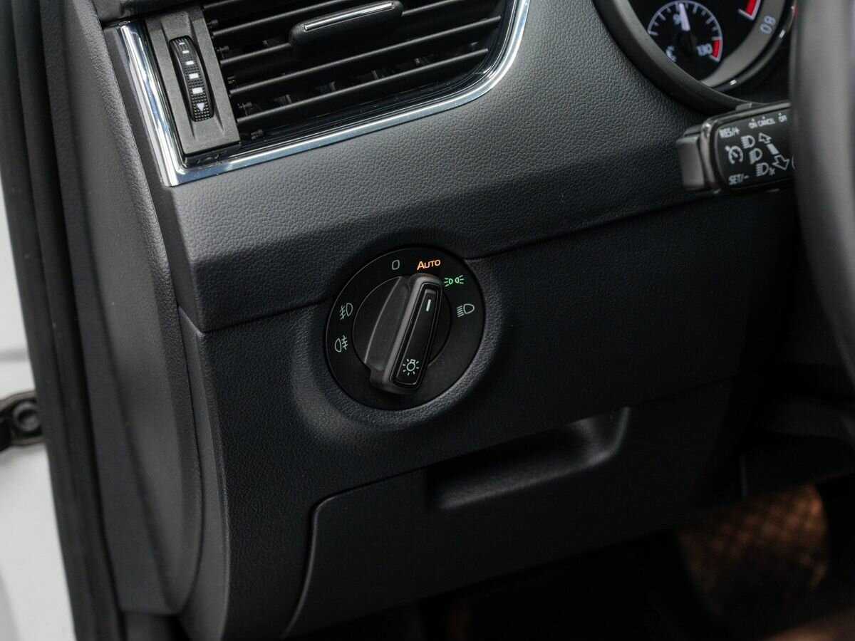 Купить Skoda Octavia с пробегом. Фото: #13