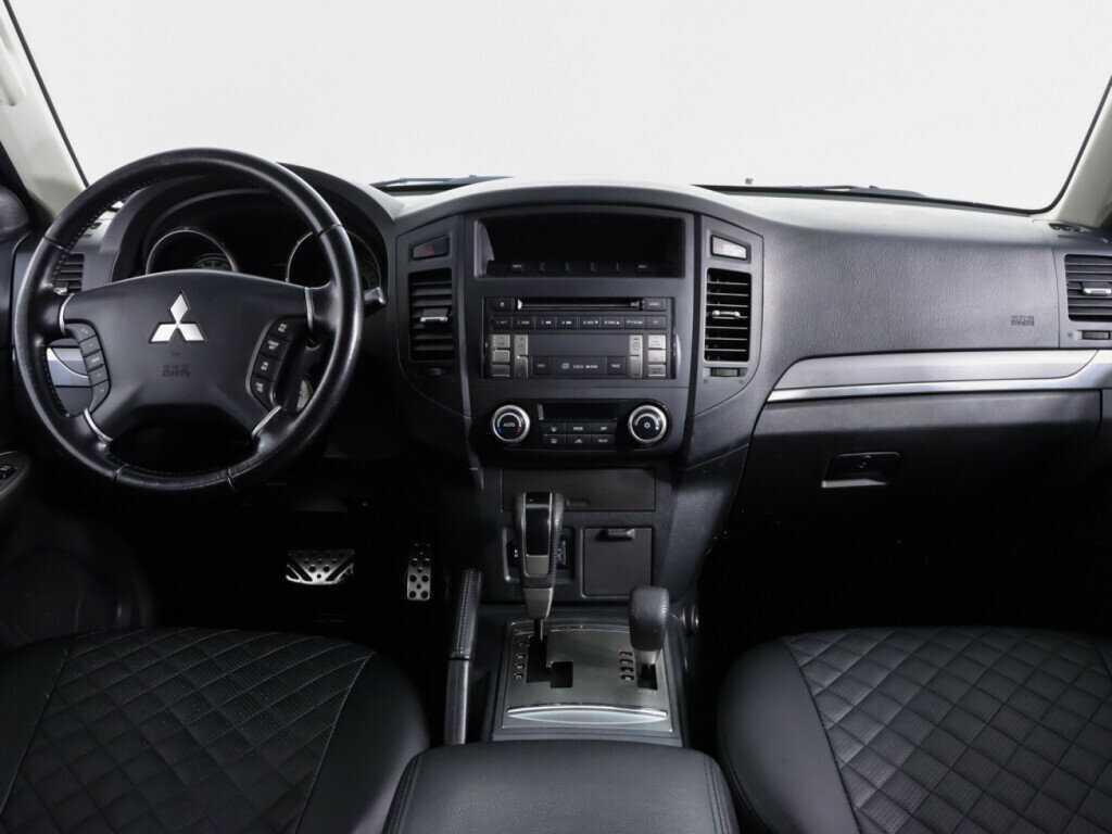 Купить Mitsubishi Pajero с пробегом. Фото: #14