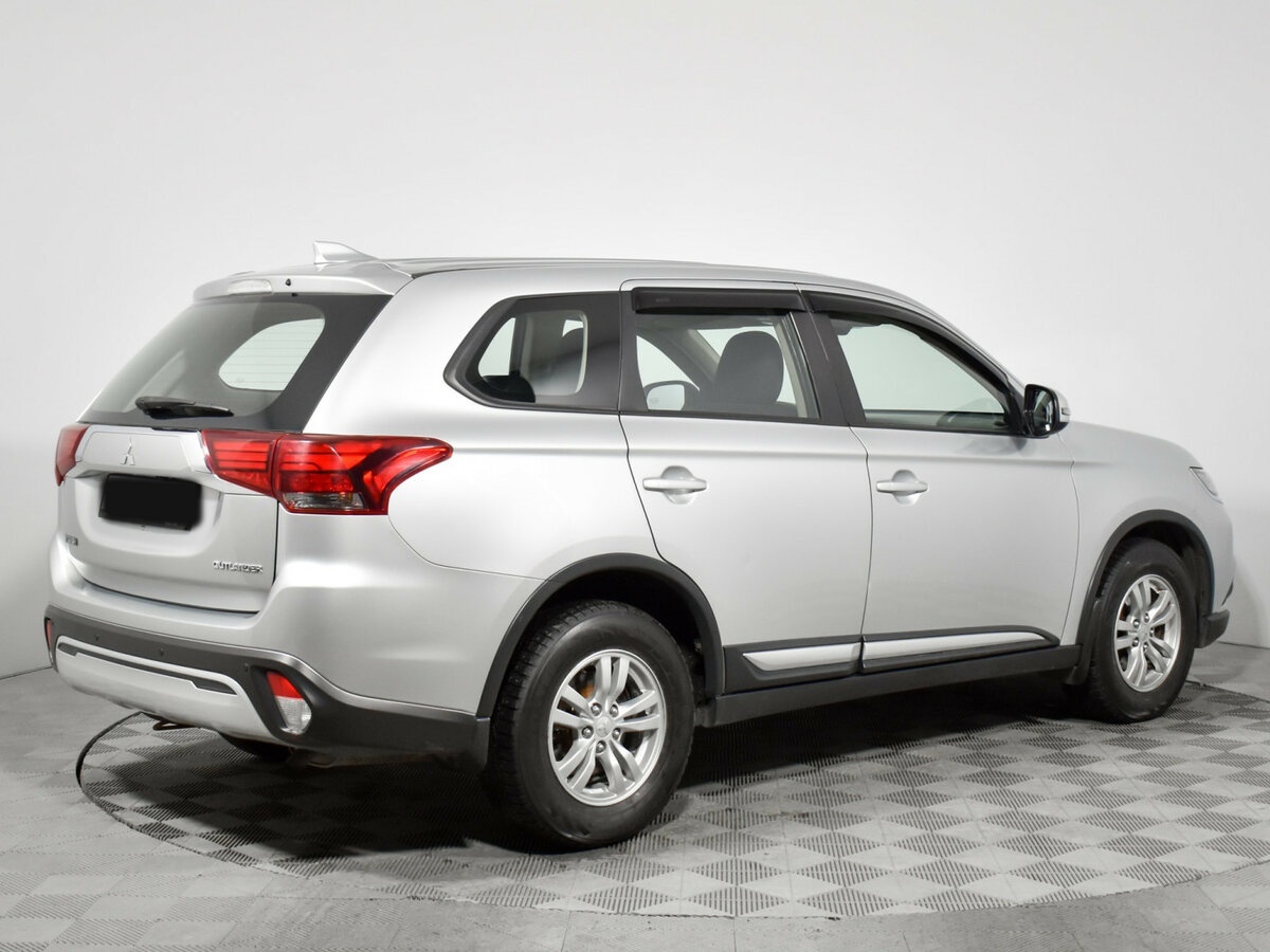 Купить Mitsubishi Outlander с пробегом. Фото: #3