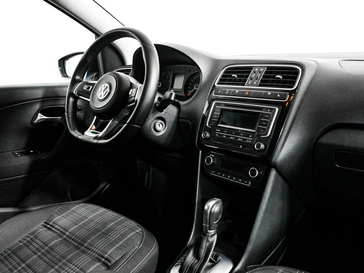 Купить Volkswagen Polo с пробегом. Фото: #10