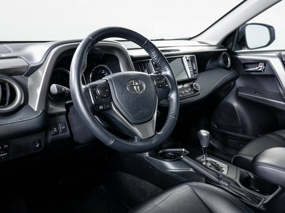 Купить Toyota RAV4 с пробегом. Фото: #11