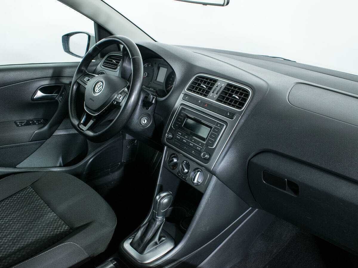 Купить Volkswagen Polo с пробегом. Фото: #8