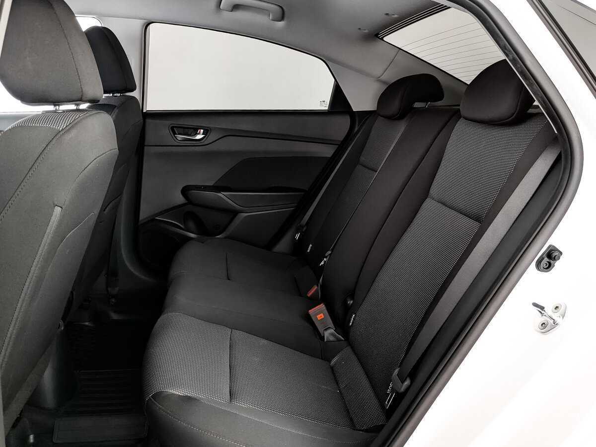 Купить Hyundai Solaris с пробегом. Фото: #9