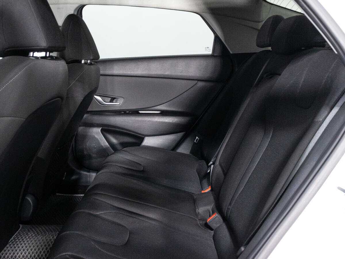 Купить Hyundai Elantra с пробегом. Фото: #9