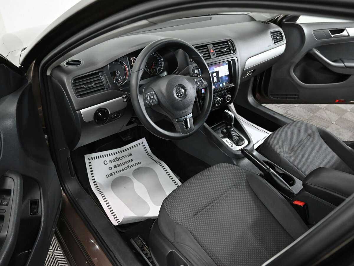 Купить Volkswagen Jetta с пробегом. Фото: #4