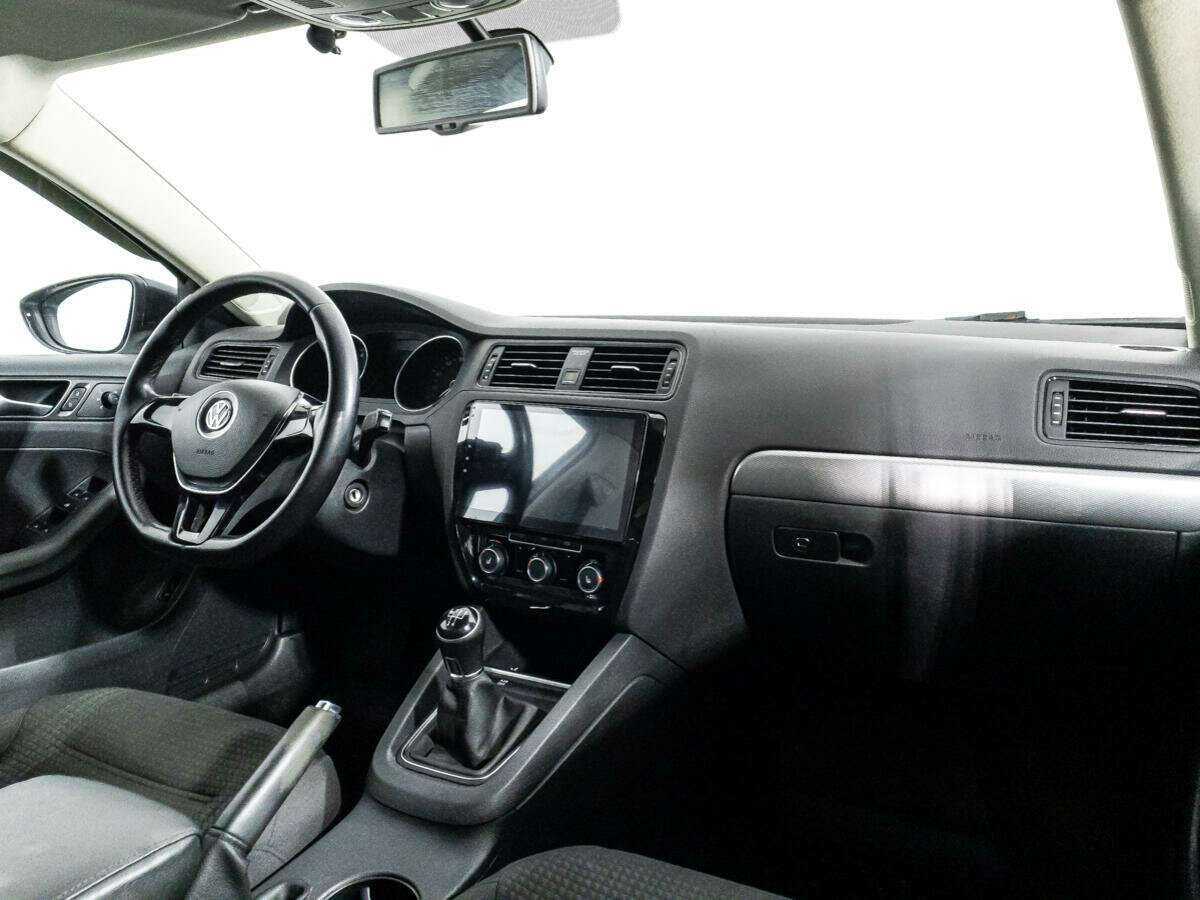 Купить Volkswagen Jetta с пробегом. Фото: #8