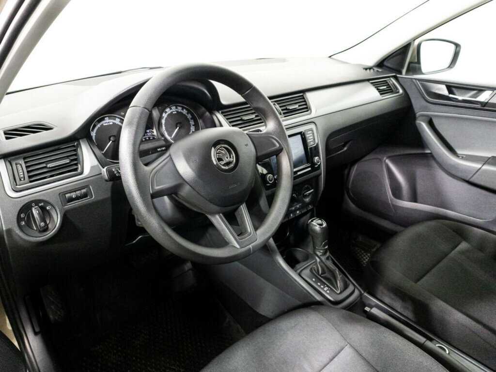 Купить Skoda Rapid с пробегом. Фото: #10