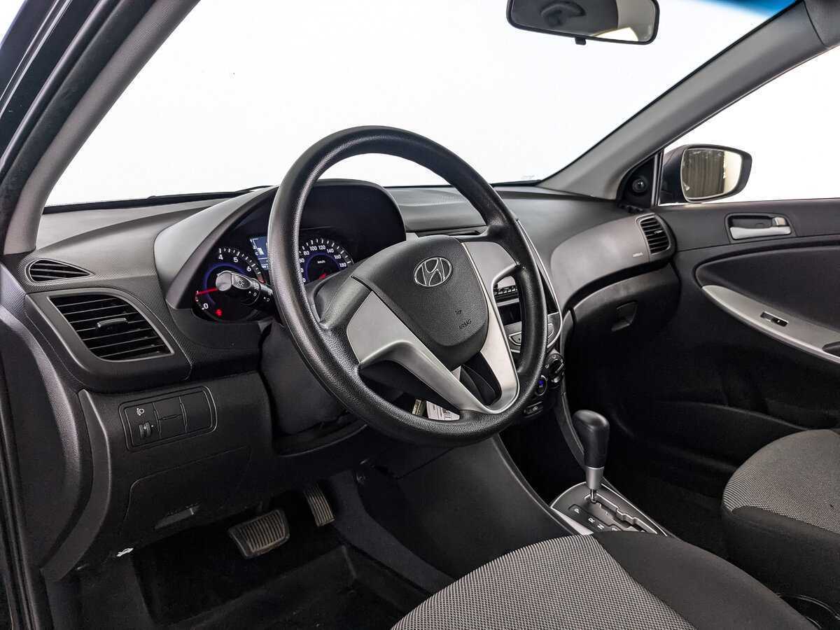Купить Hyundai Solaris с пробегом. Фото: #10