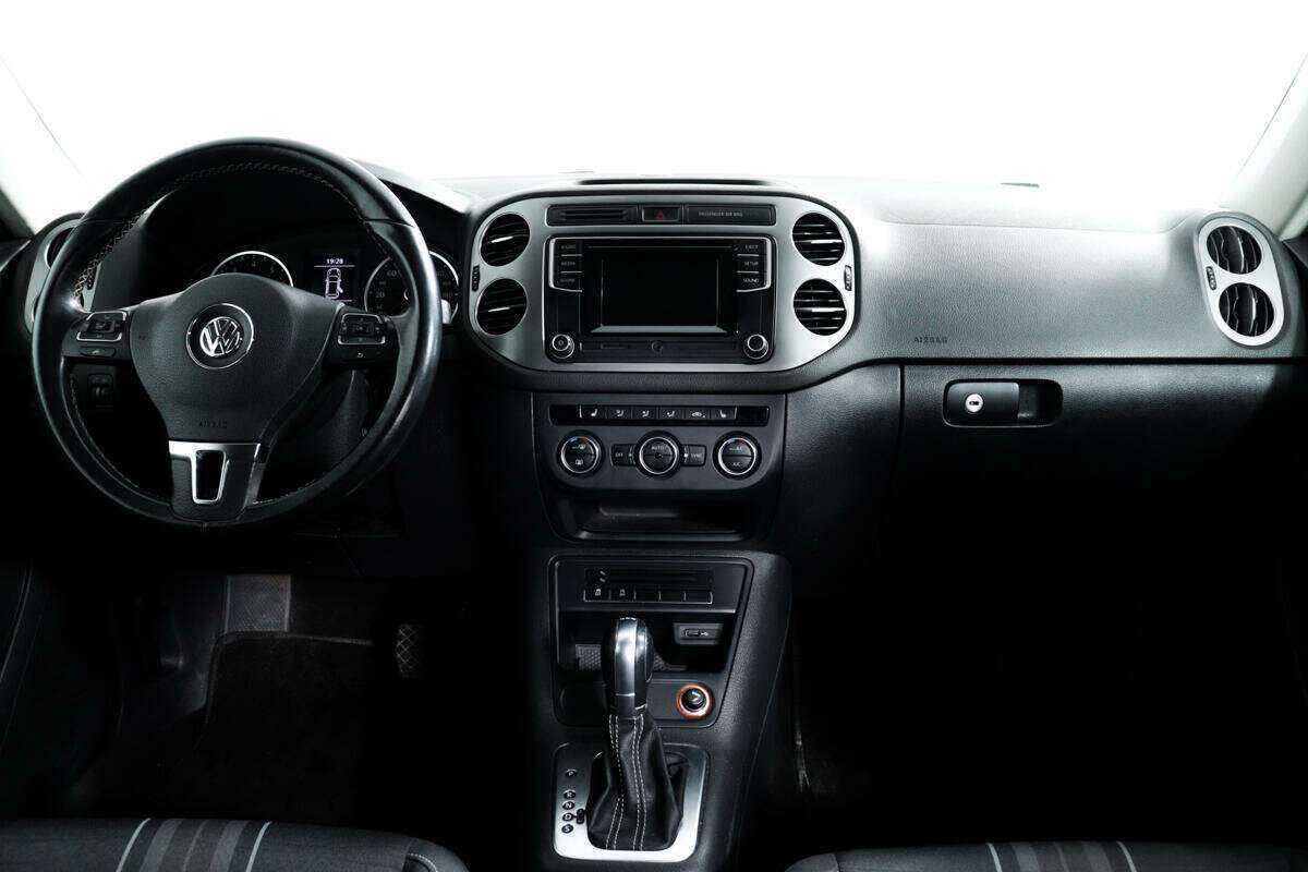 Купить Volkswagen Tiguan с пробегом. Фото: #10