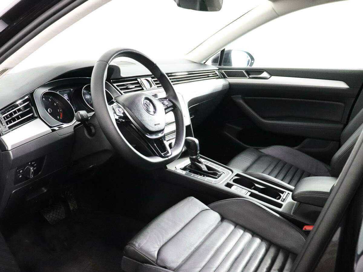 Купить Volkswagen Passat с пробегом. Фото: #7
