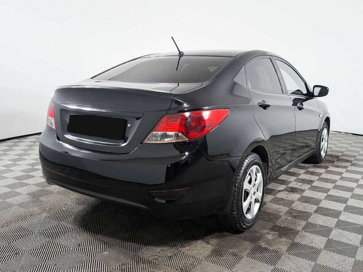 Купить Hyundai Solaris с пробегом. Фото: #3