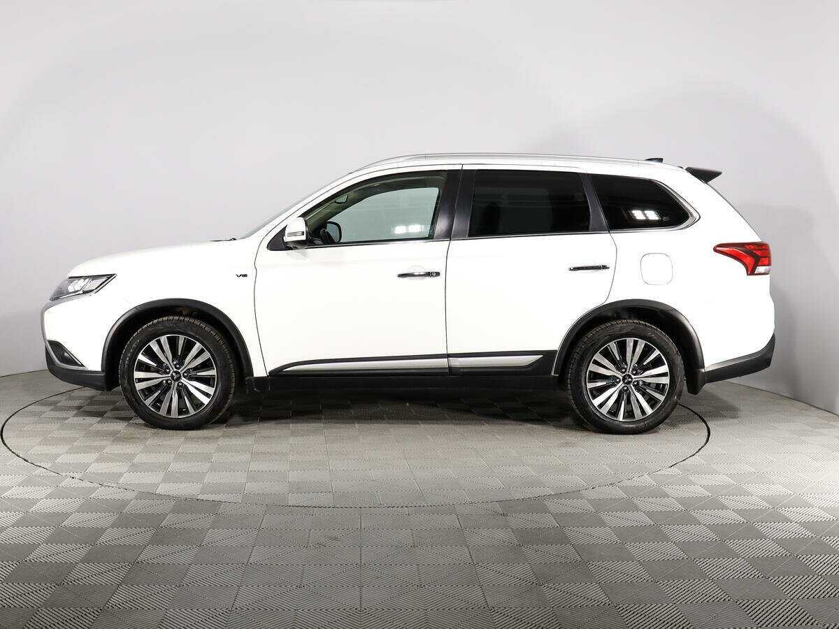 Купить Mitsubishi Outlander с пробегом. Фото: #3