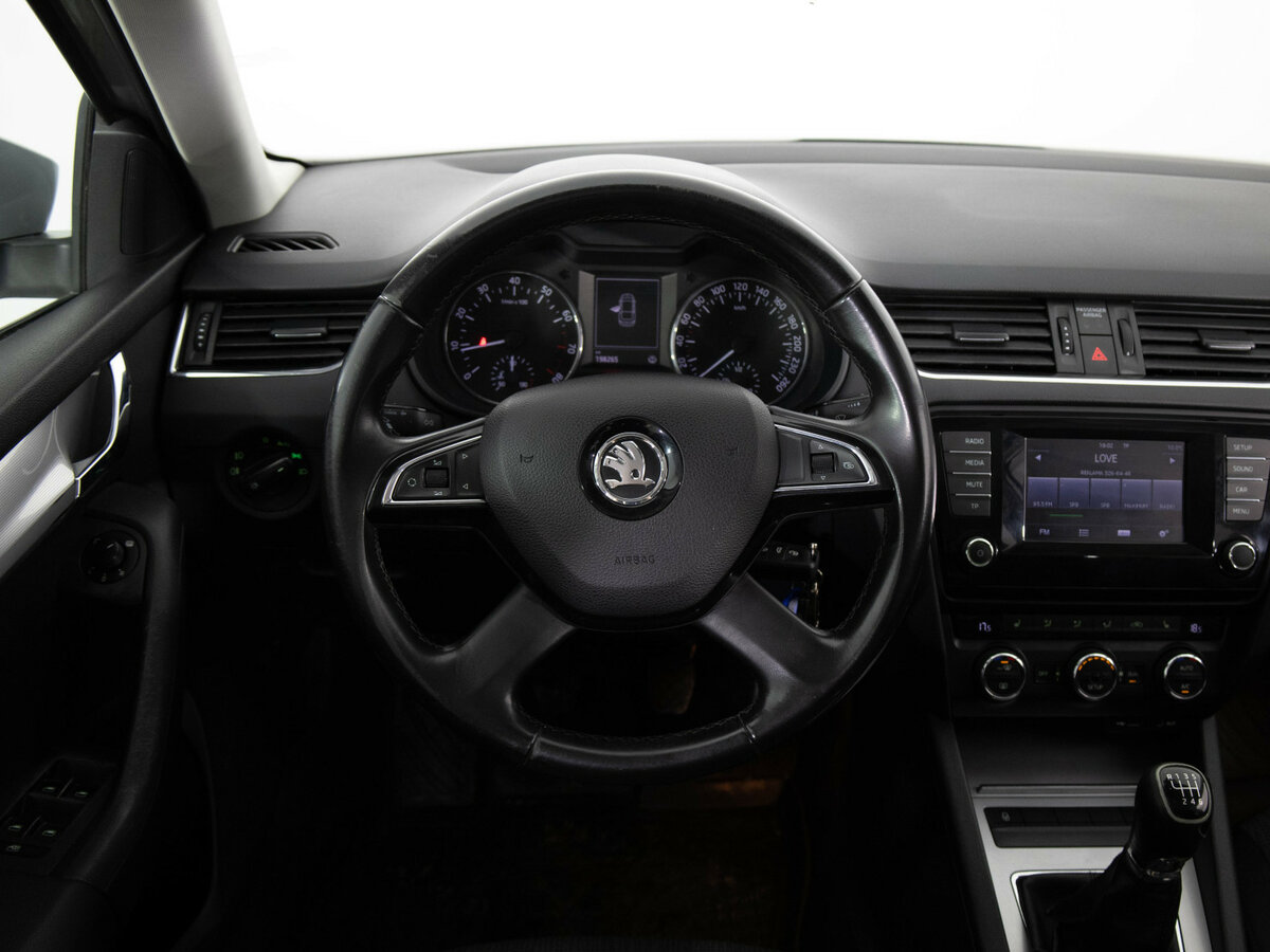 Купить Skoda Octavia с пробегом. Фото: #7