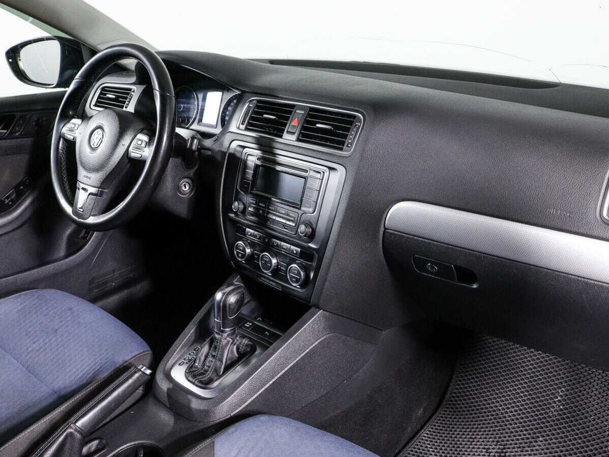 Купить Volkswagen Jetta с пробегом. Фото: #6