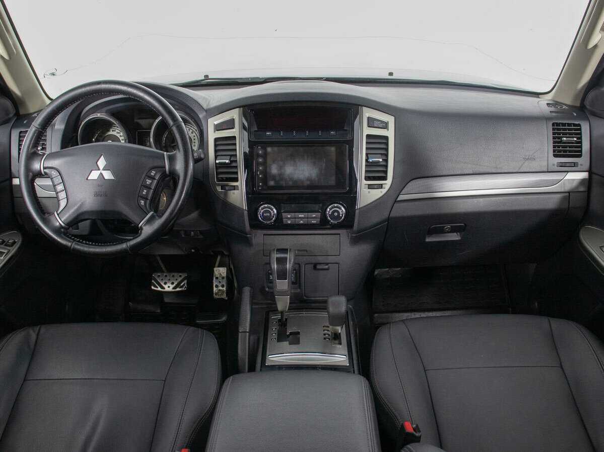 Купить Mitsubishi Pajero с пробегом. Фото: #15