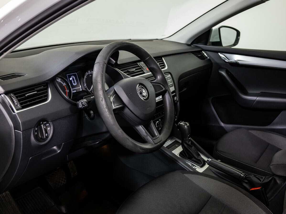 Купить Skoda Octavia с пробегом. Фото: #8