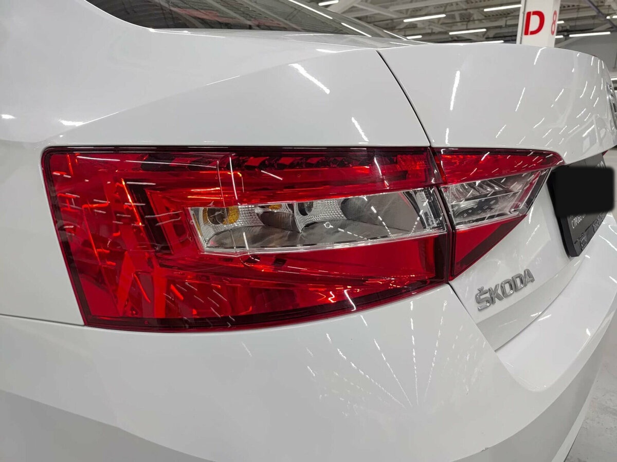 Купить Skoda Superb с пробегом. Фото: #8
