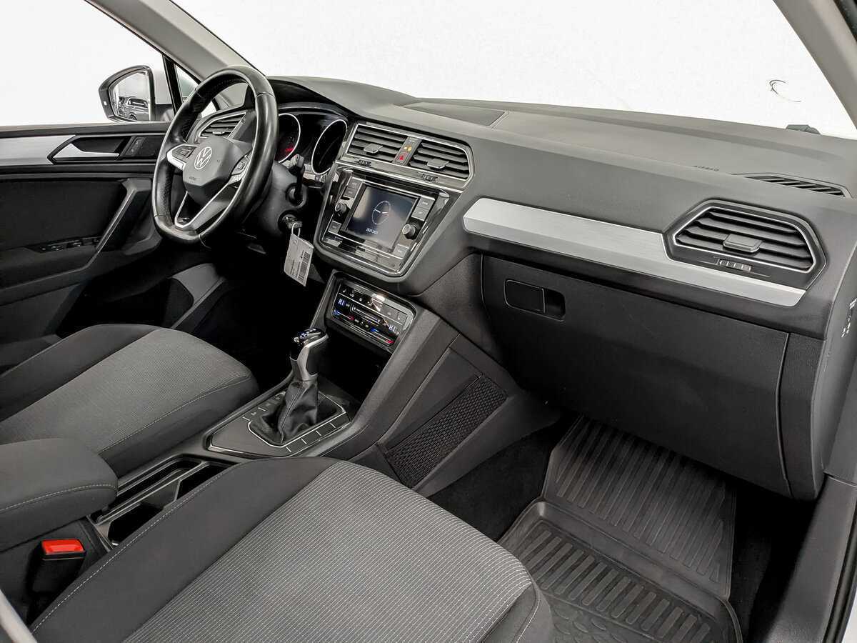 Купить Volkswagen Tiguan с пробегом. Фото: #10
