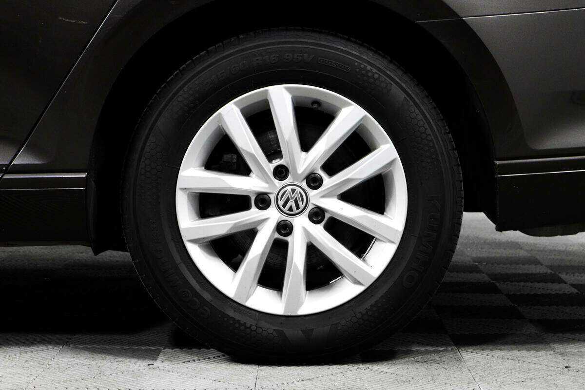 Купить Volkswagen Passat с пробегом. Фото: #13