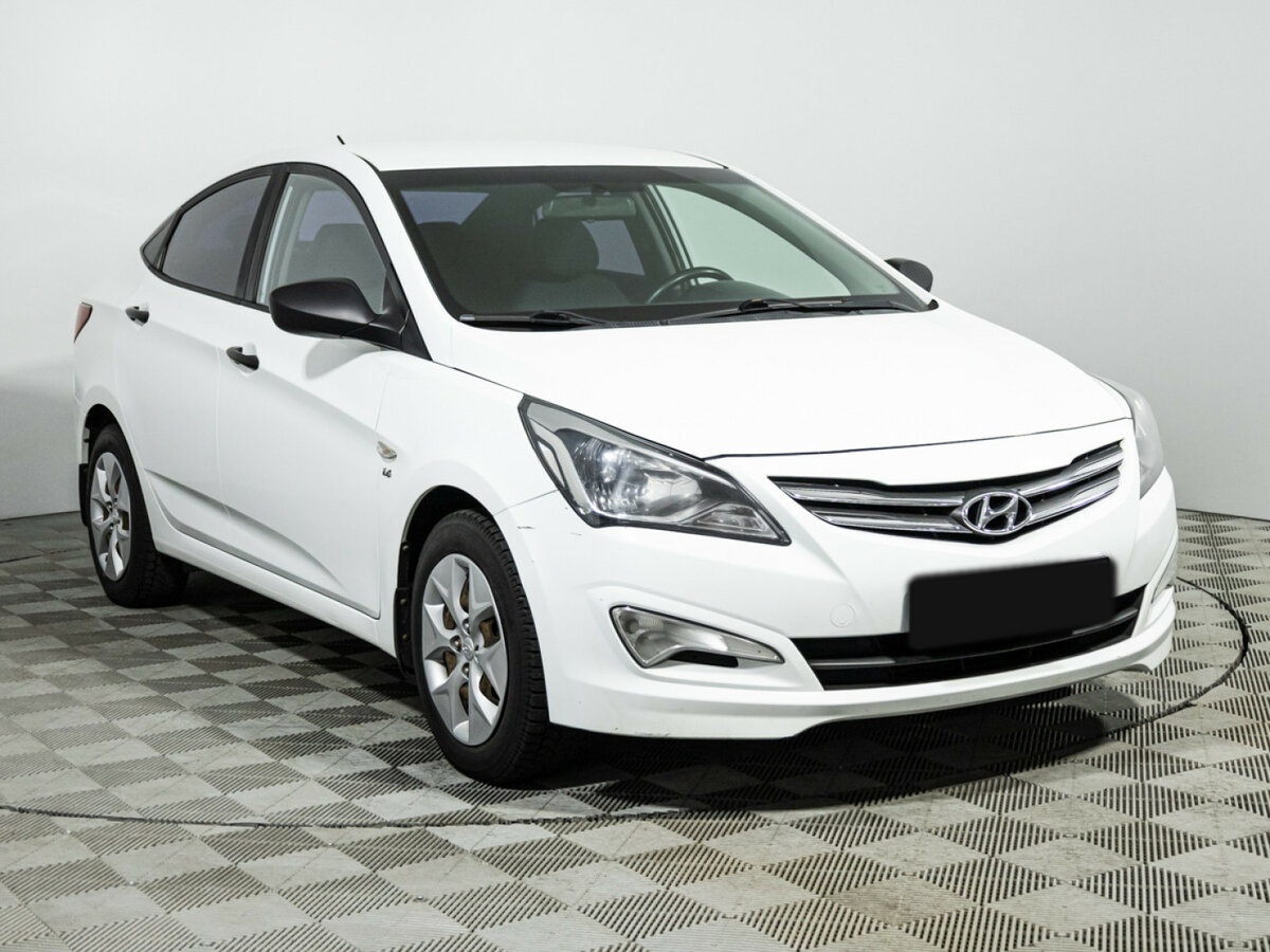 Купить Hyundai Solaris с пробегом. Фото: #2