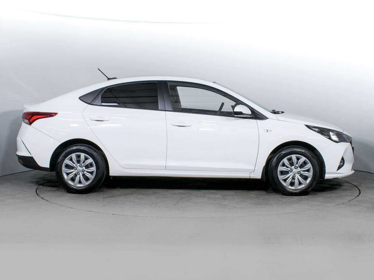 Купить Hyundai Solaris с пробегом. Фото: #3