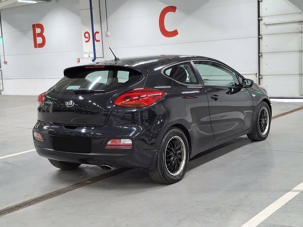 Купить Kia Ceed с пробегом. Фото: #4