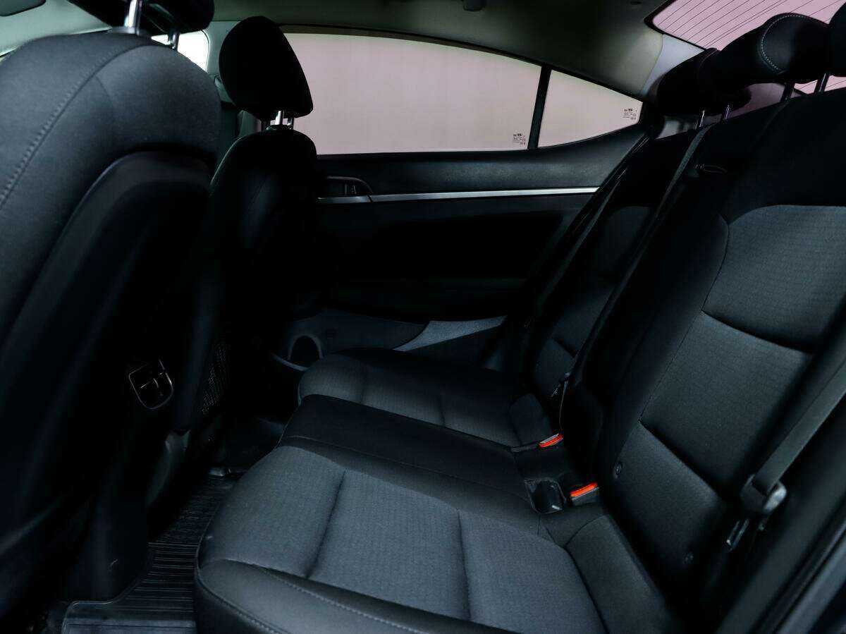 Купить Hyundai Elantra с пробегом. Фото: #10