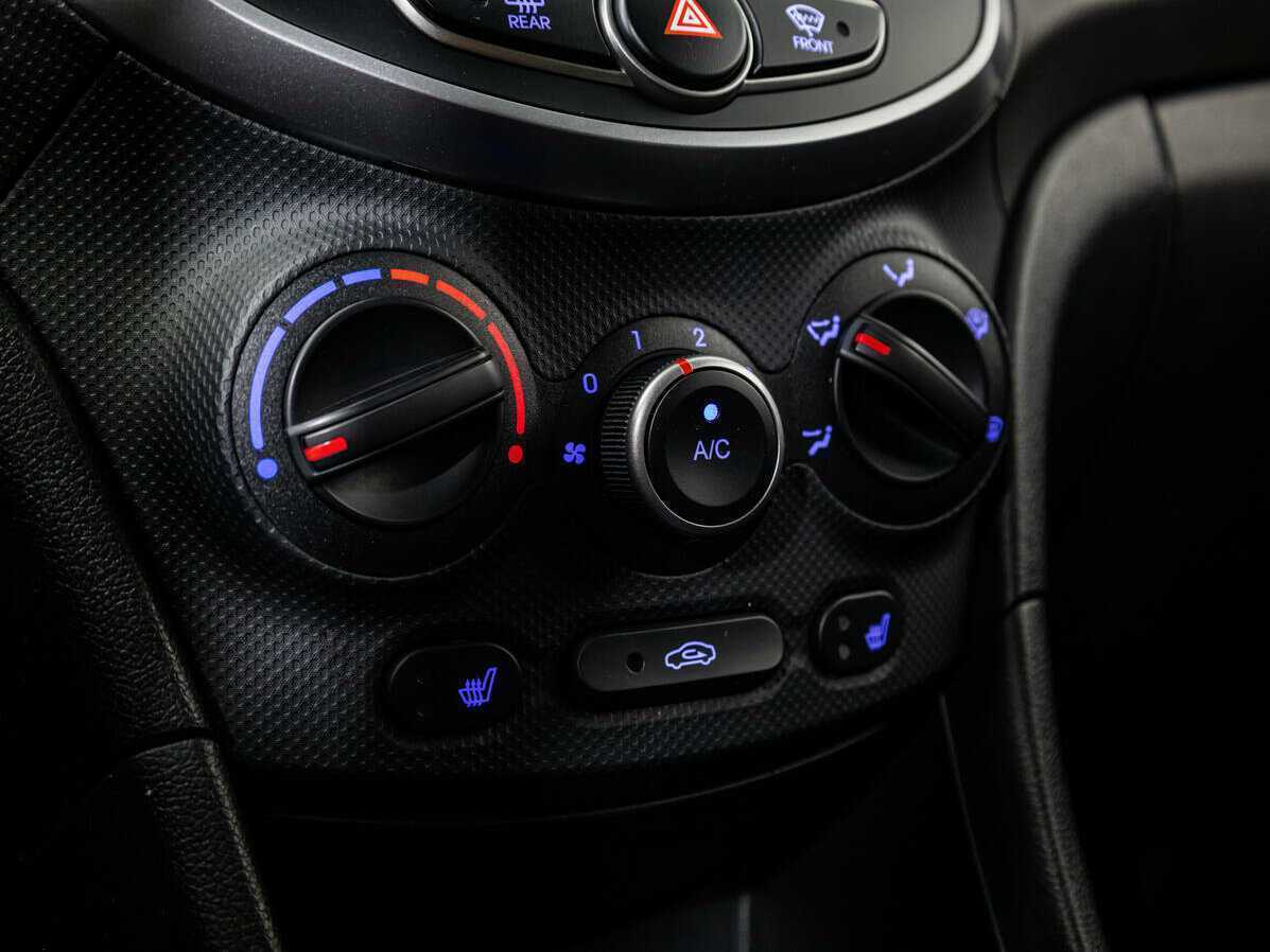 Купить Hyundai Solaris с пробегом. Фото: #14