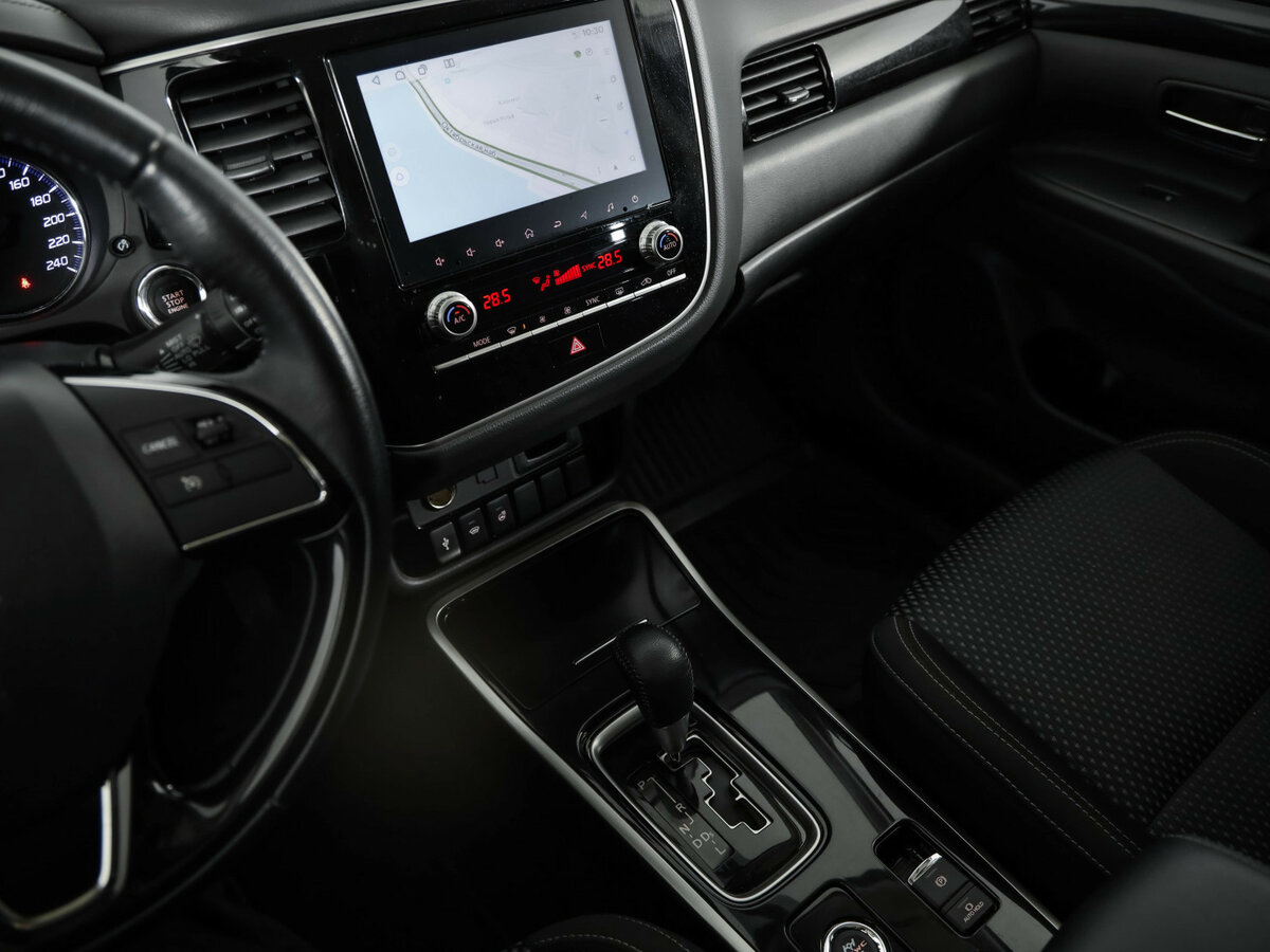 Купить Mitsubishi Outlander с пробегом. Фото: #20