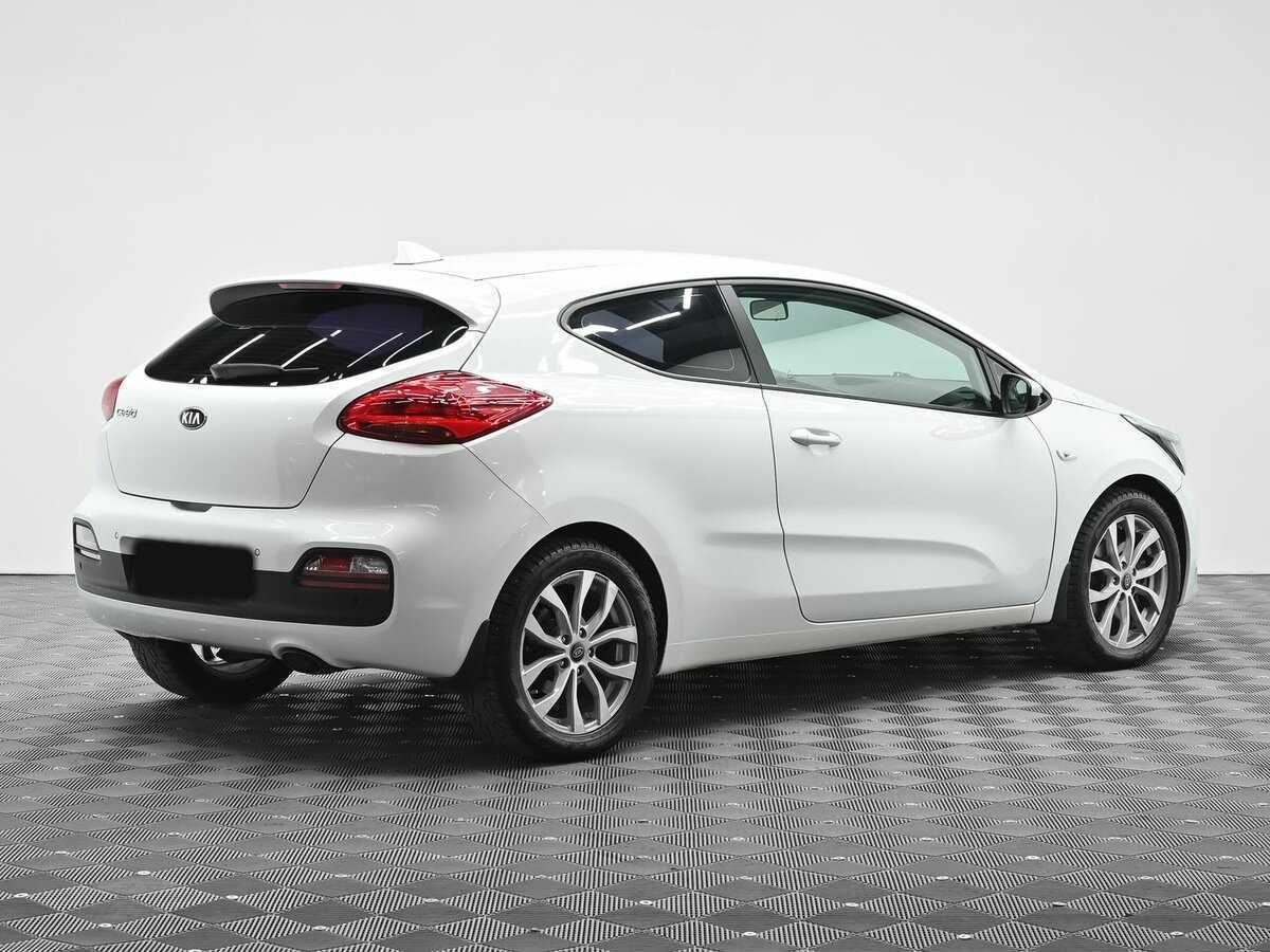 Купить Kia Ceed с пробегом. Фото: #2