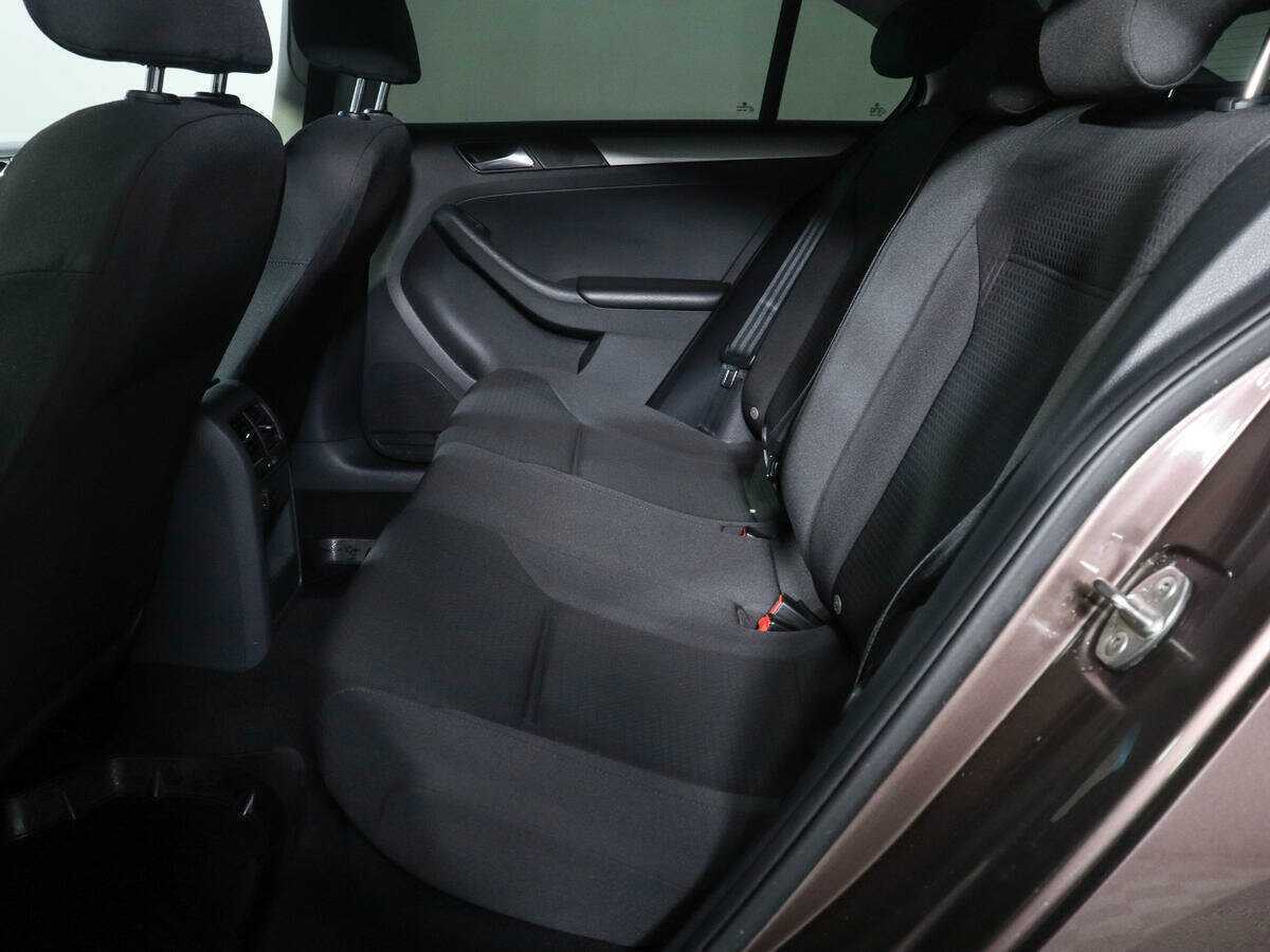 Купить Volkswagen Jetta с пробегом. Фото: #7