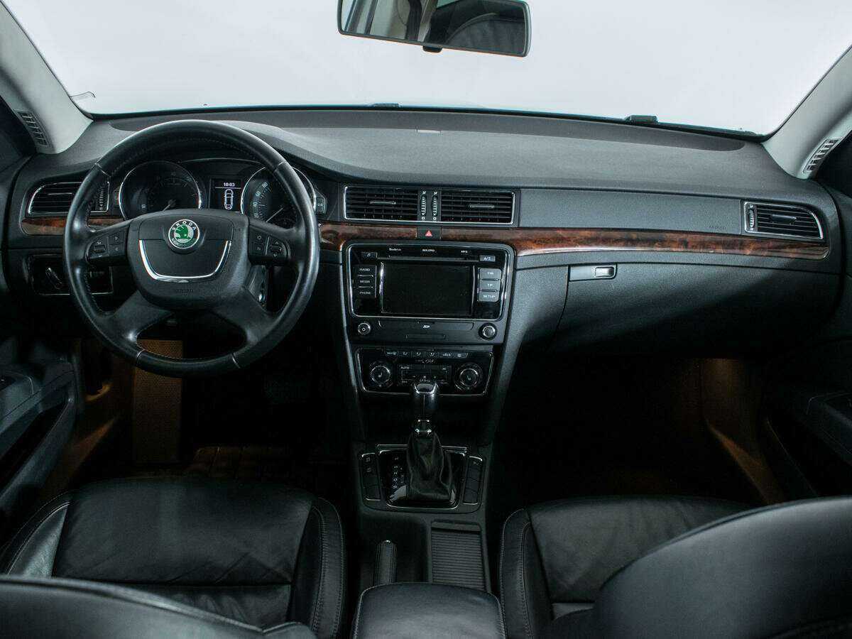 Купить Skoda Superb с пробегом. Фото: #11