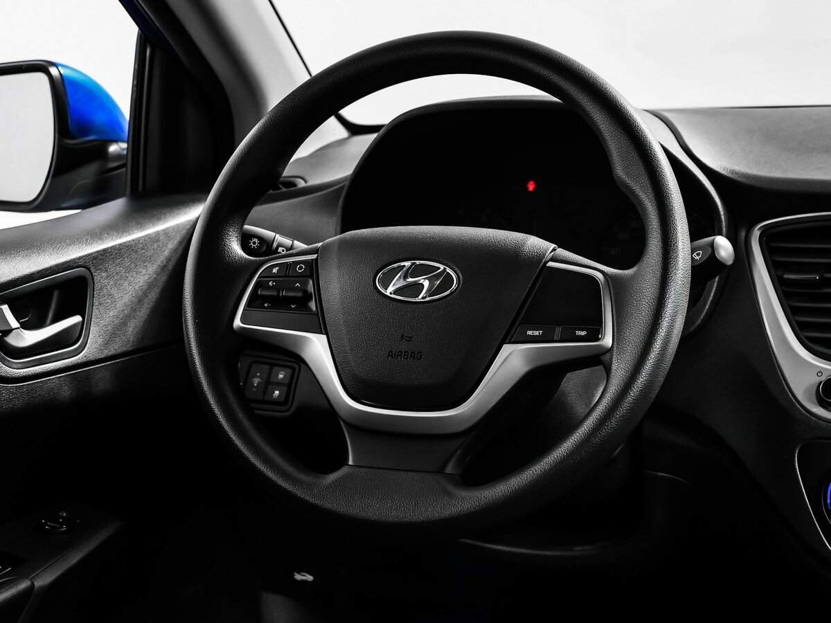 Купить Hyundai Solaris с пробегом. Фото: #11