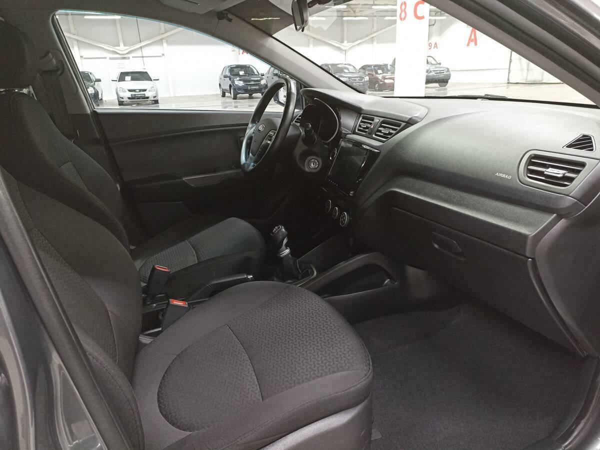 Купить Kia Rio с пробегом. Фото: #9