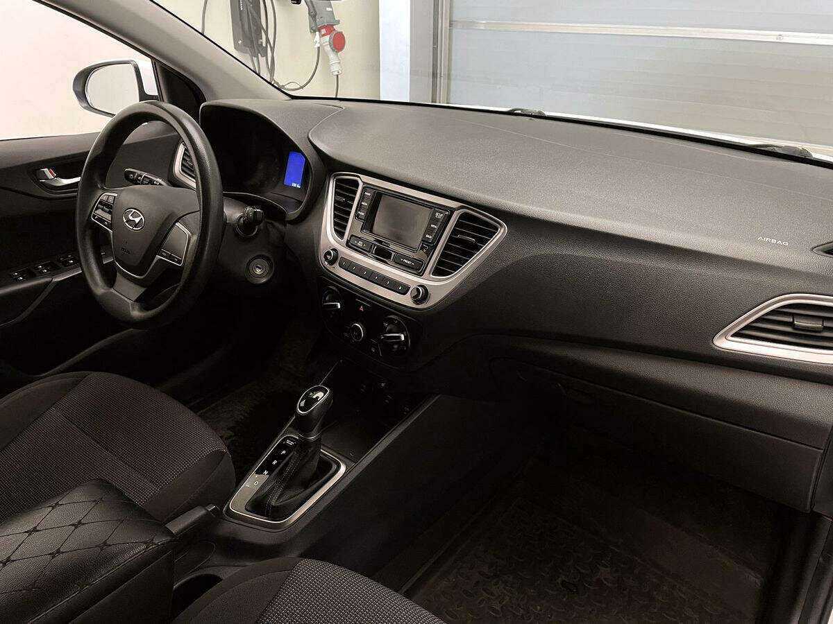 Купить Hyundai Solaris с пробегом. Фото: #6