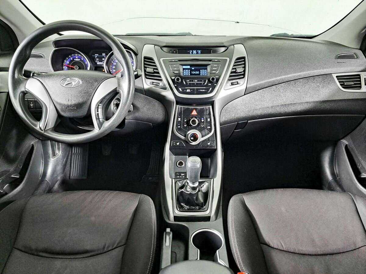 Купить Hyundai Elantra с пробегом. Фото: #13