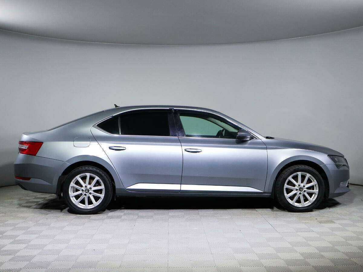Купить Skoda Superb с пробегом. Фото: #3