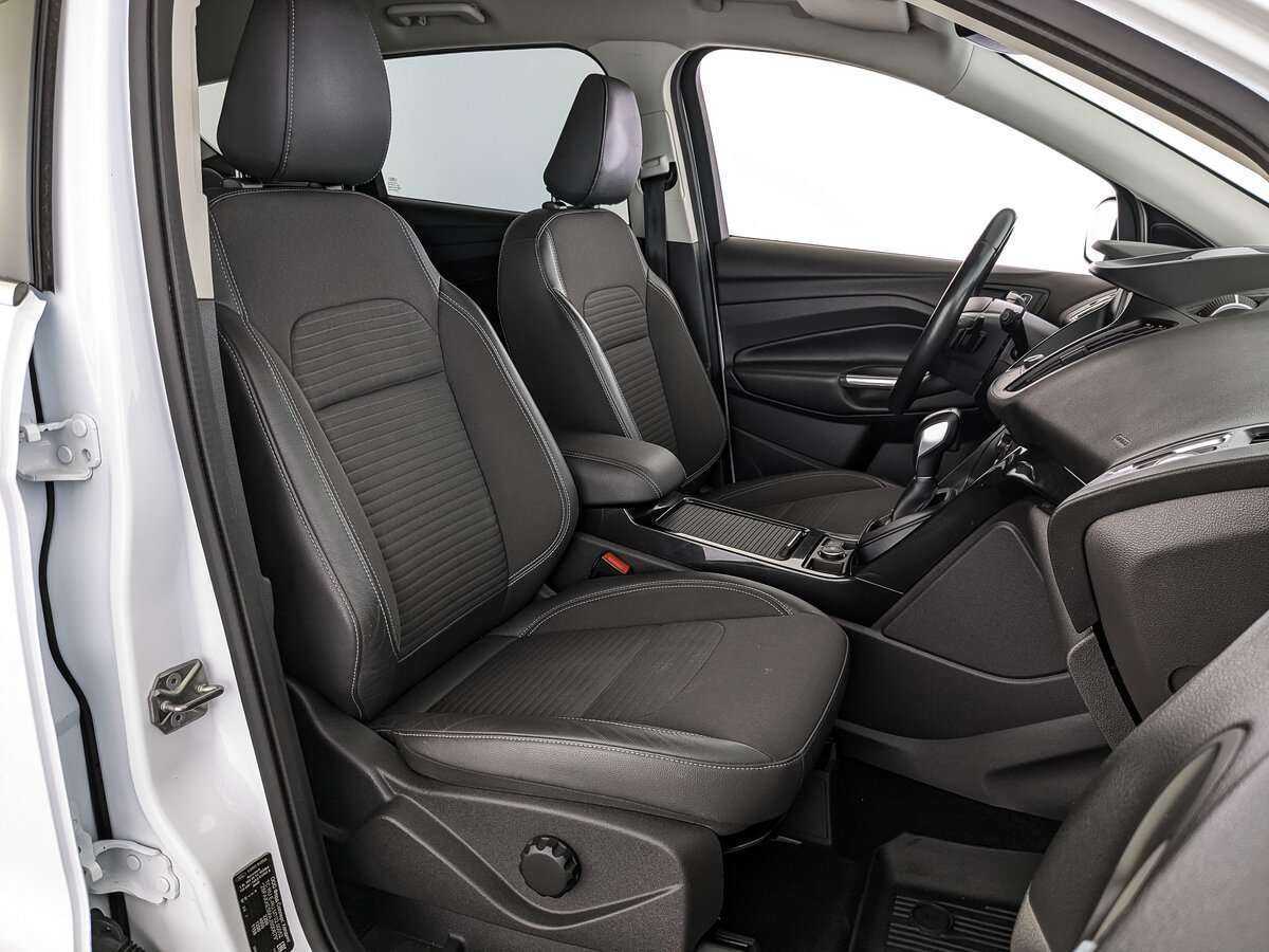 Купить Ford Kuga с пробегом. Фото: #19