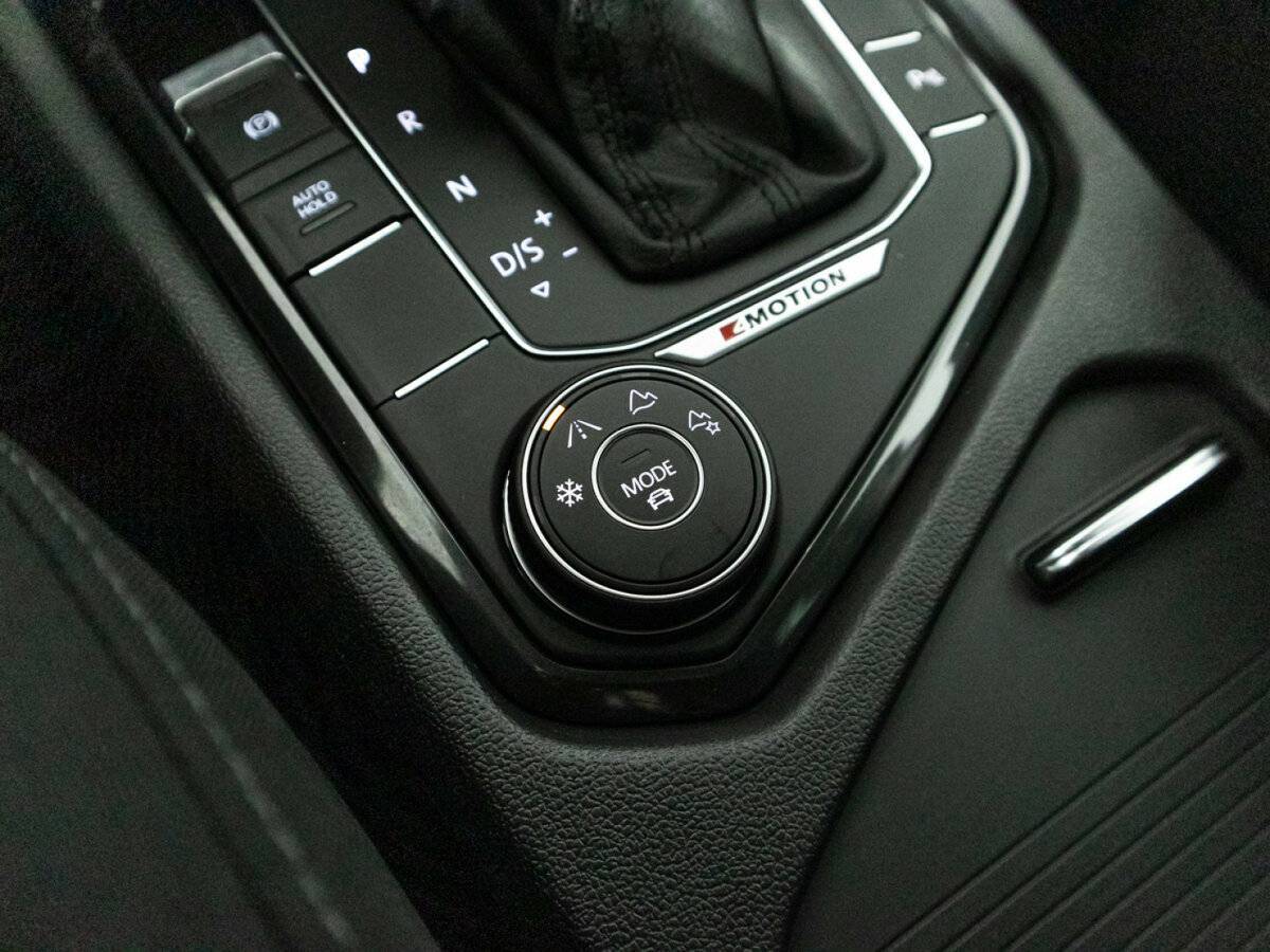 Купить Volkswagen Tiguan с пробегом. Фото: #17
