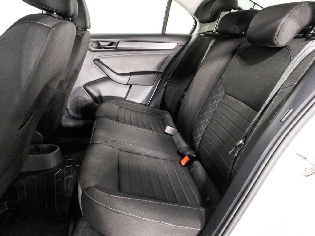 Купить Skoda Rapid с пробегом. Фото: #9