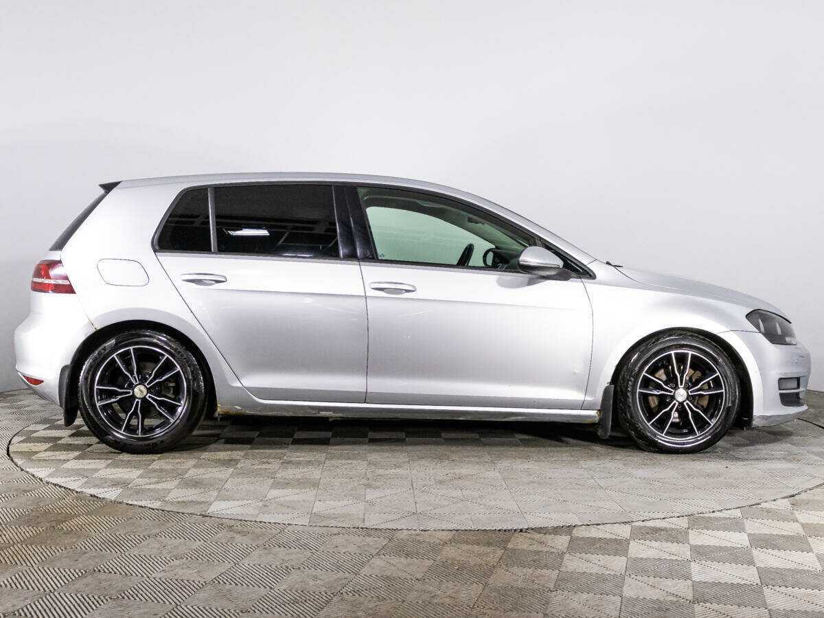 Купить Volkswagen Golf с пробегом. Фото: #1