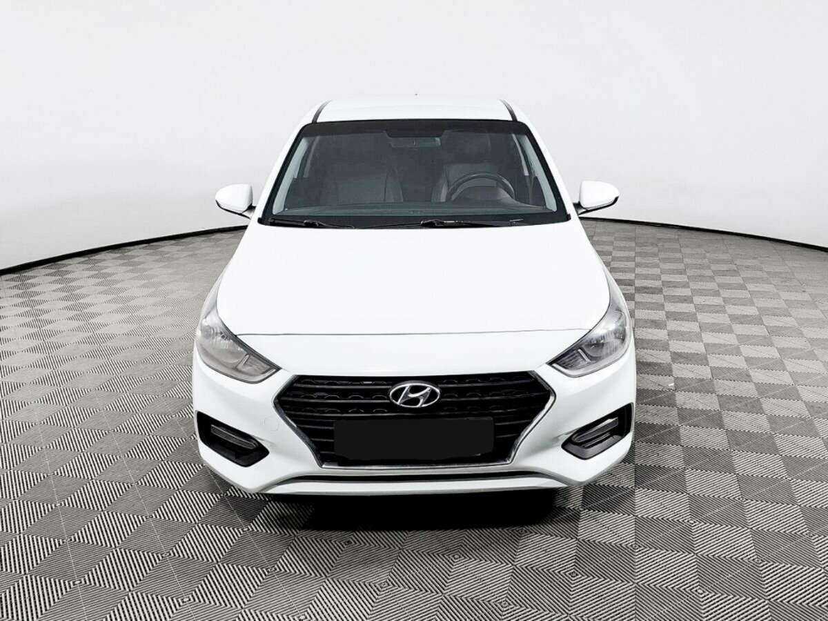 Купить Hyundai Solaris с пробегом. Фото: #1