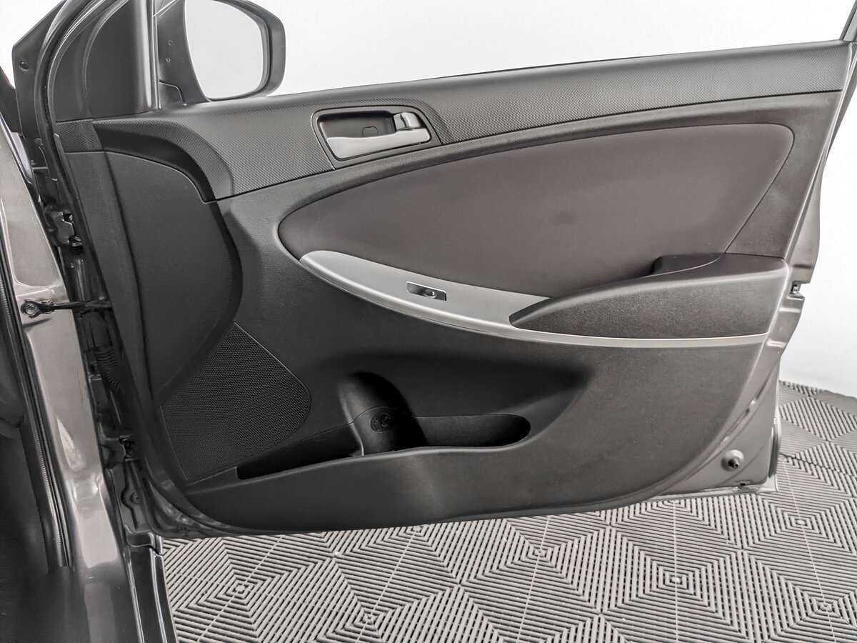 Купить Hyundai Solaris с пробегом. Фото: #19