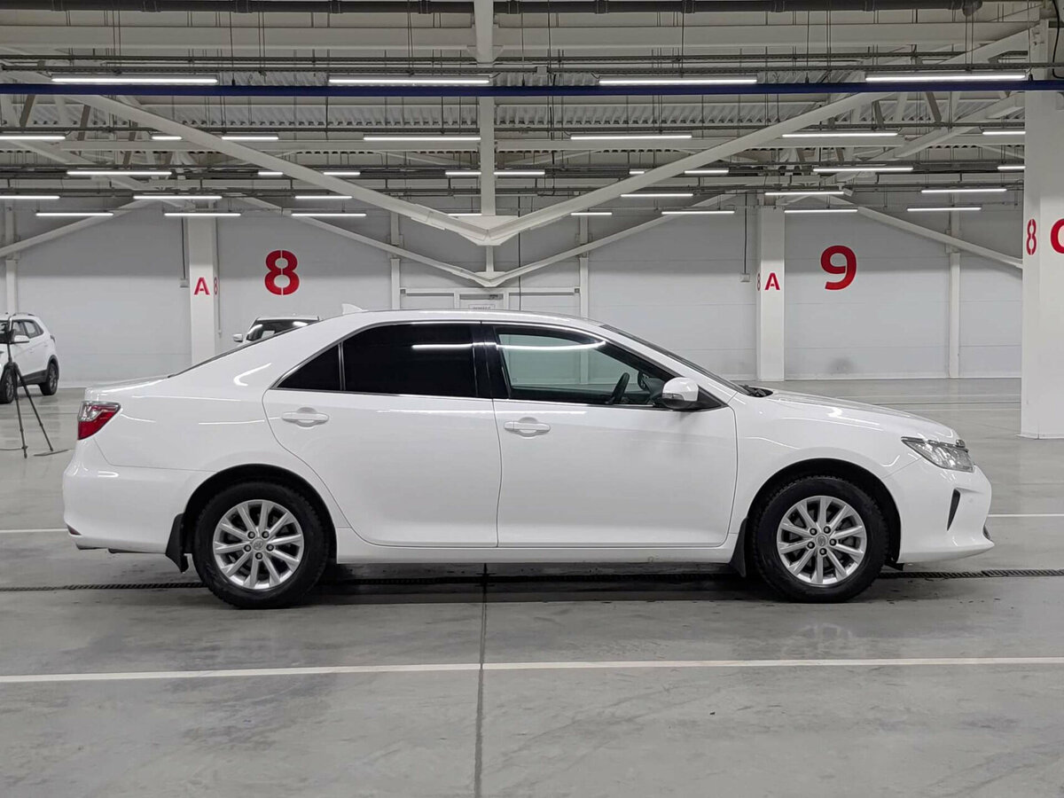 Купить Toyota Camry с пробегом. Фото: #3