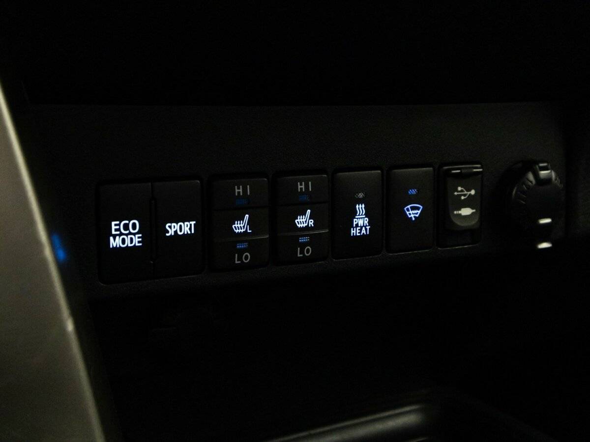 Купить Toyota RAV4 с пробегом. Фото: #16