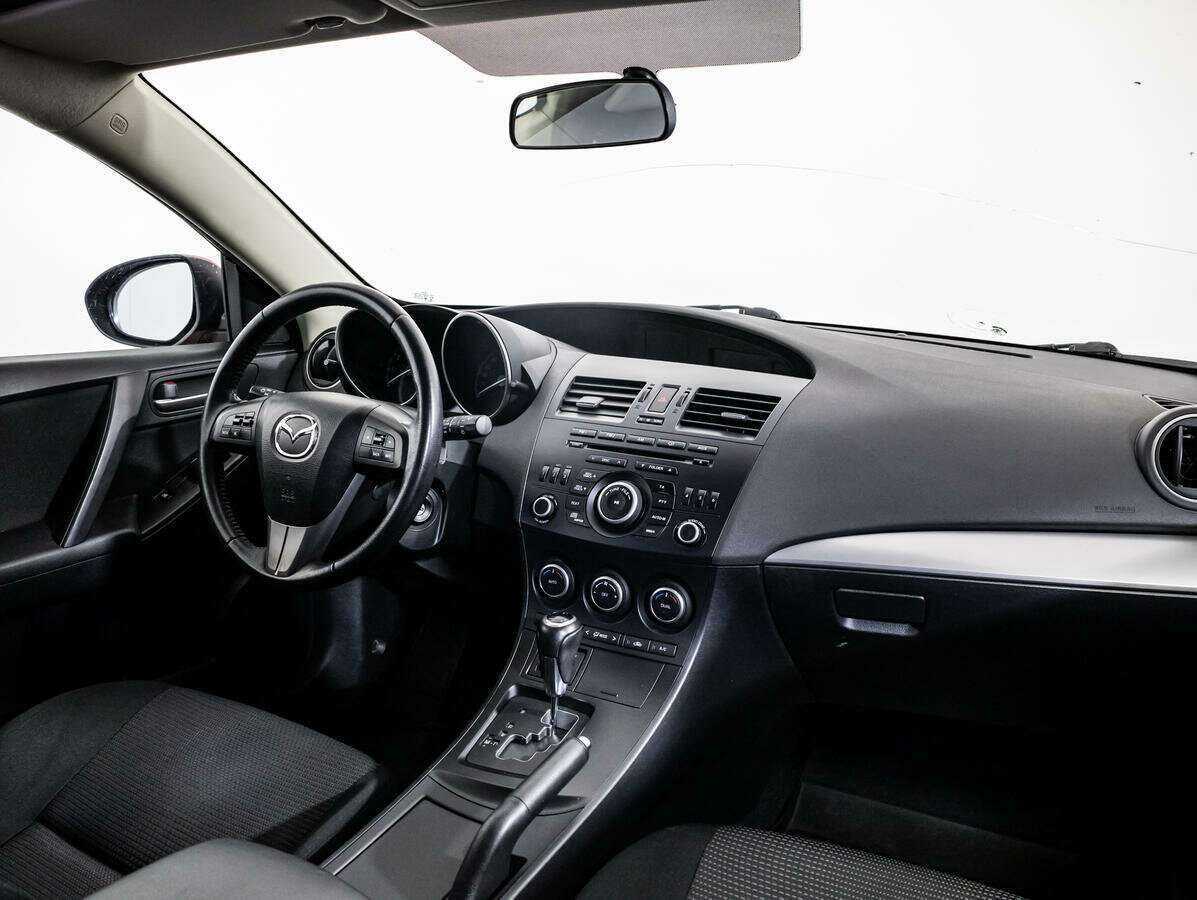 Купить Mazda 3 с пробегом. Фото: #8