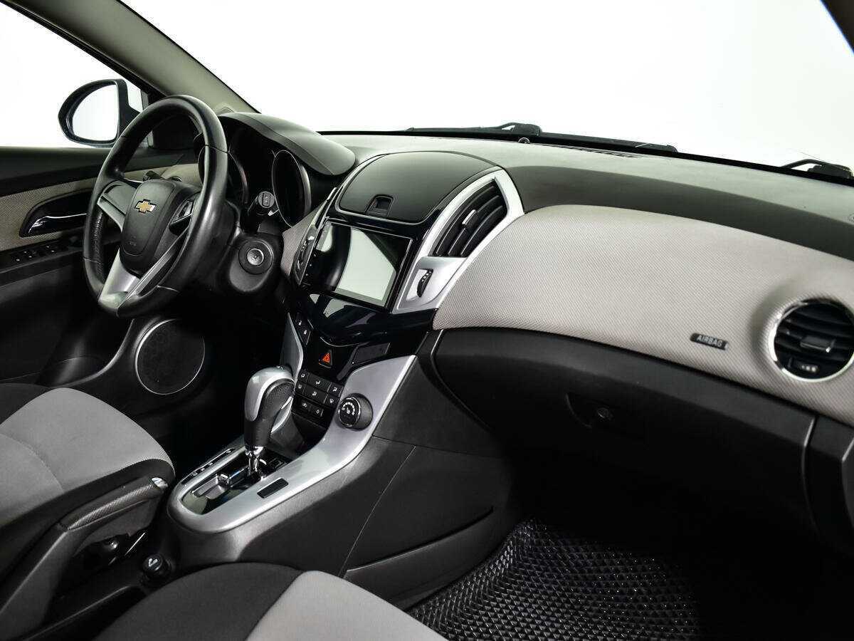 Купить Chevrolet Cruze с пробегом. Фото: #8