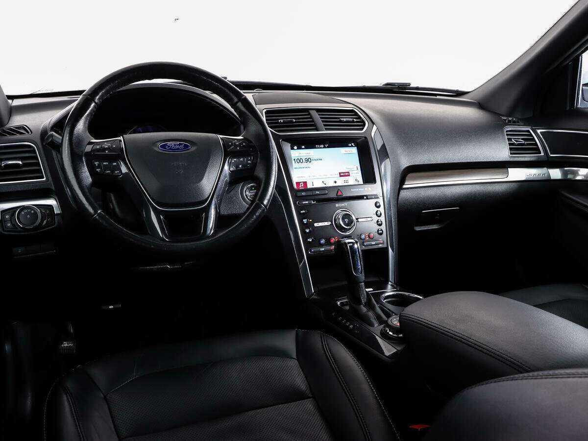 Купить Ford Explorer с пробегом. Фото: #10