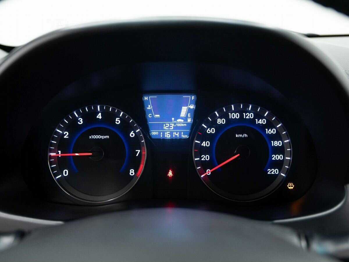 Купить Hyundai Solaris с пробегом. Фото: #17