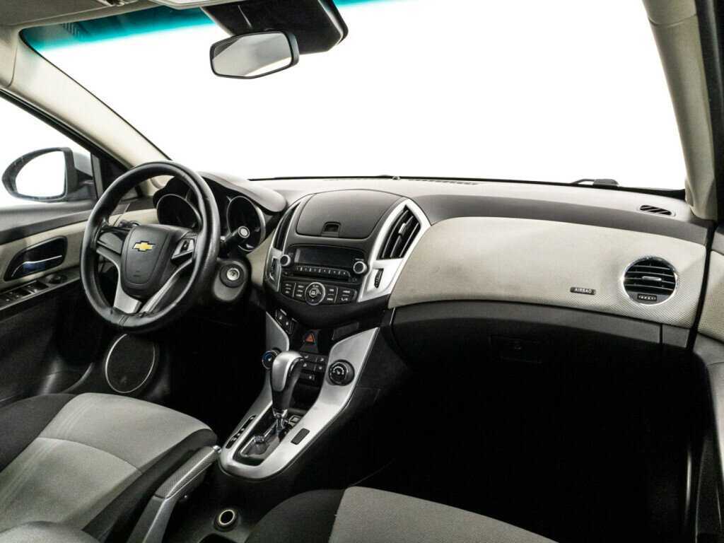 Купить Chevrolet Cruze с пробегом. Фото: #8